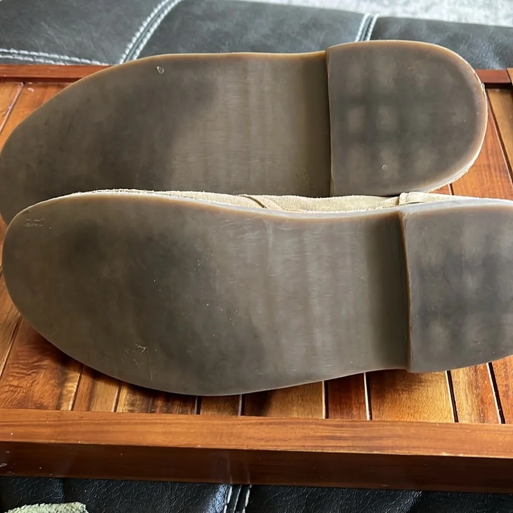Steve Madden minor discolorations